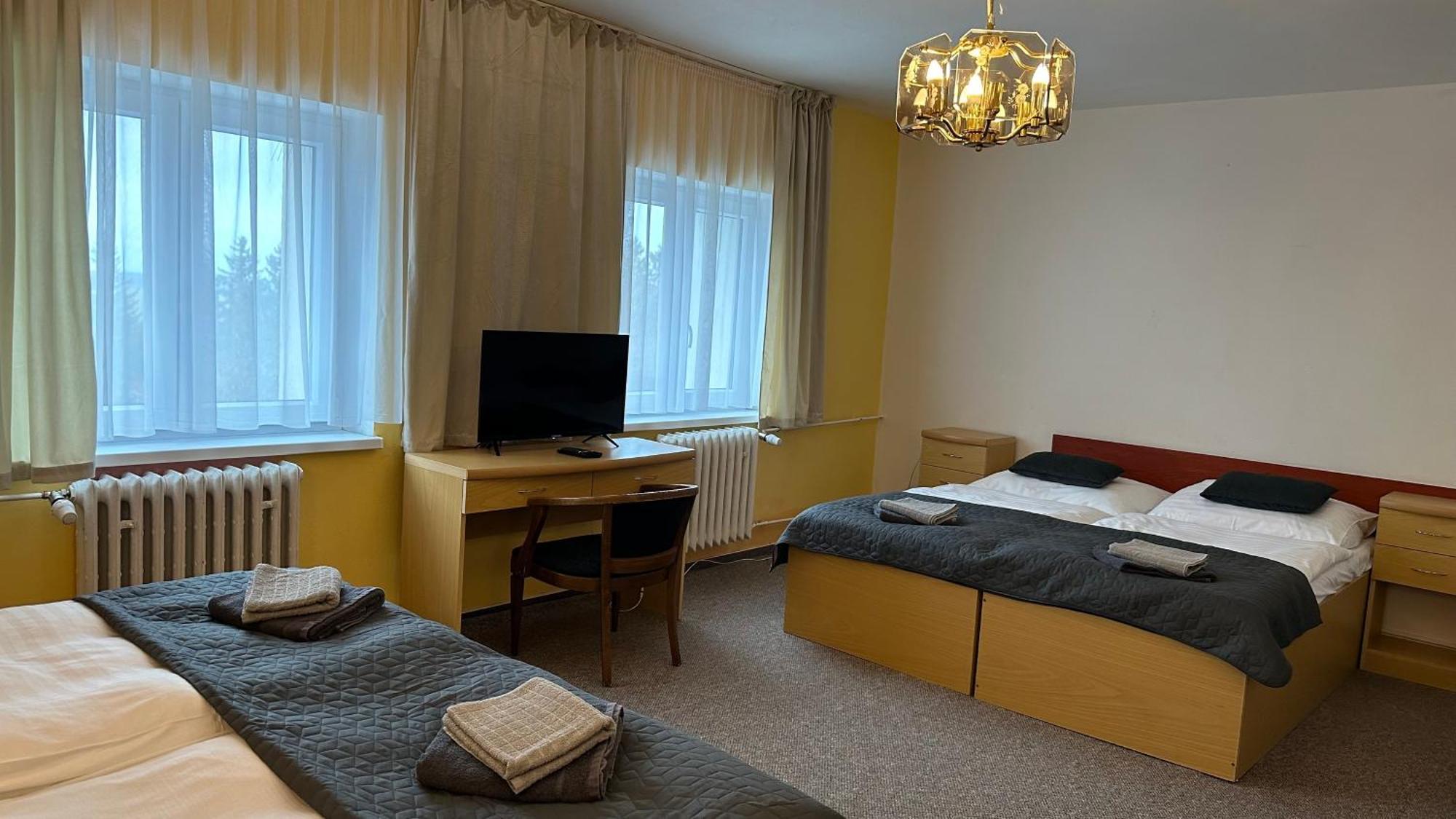 Hotel Pod Vlekem Loučná pod Klínovcem Eksteriør billede